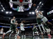 英雄联盟总决赛-爵士险胜凯尔特人，塔图姆统治全场