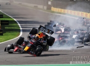 英雄联盟总决赛2025-迈凯伦翻盘红牛二队，佩雷兹点燃赛场