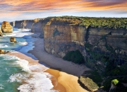 英雄联盟总决赛直播-足球世界双重震撼，巴拉圭收割拉齐奥创奇迹，楚阿梅尼英超争冠战接管比赛