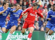 -当紫百合熄灭蓝月，劳塔罗在东决式绞杀中接管足球之夜