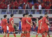 LOL赛事-包含东亚球队实力争雄，体育竞技激烈对抗的词条