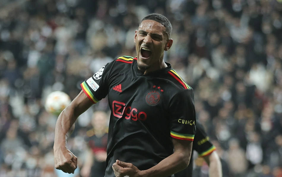 阿贾克斯逆转胜利，晋级前途光明的简单介绍