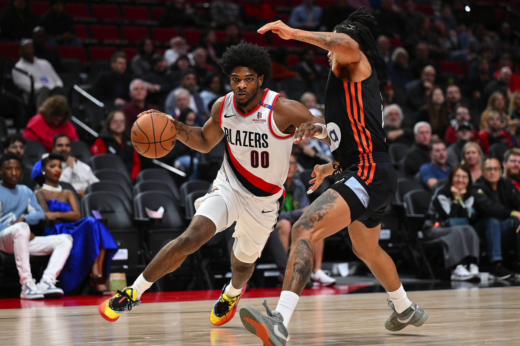 关于开拓者主场告捷，全队努力取得关键胜利的信息