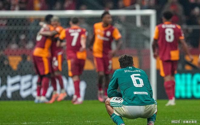 利物浦客场惨败，主将受伤加重困境的简单介绍