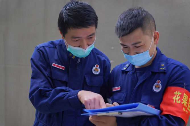 关于训练有素打出高效，全队团结一致连胜的信息