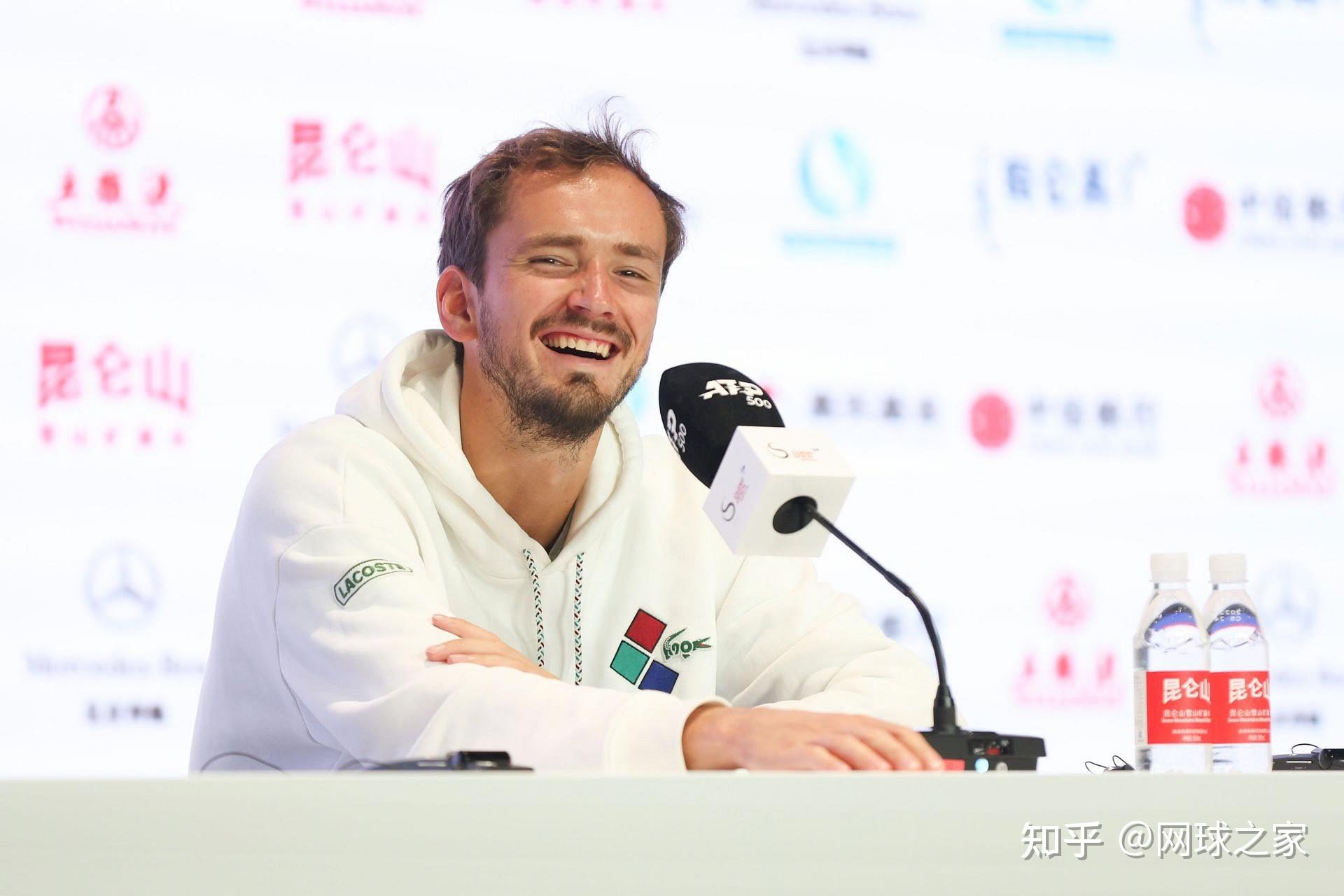 拉沃尔杯翻盘法网,梅德韦杰夫高光表现 拉沃尔杯翻盘法网,梅德韦杰夫高光表现