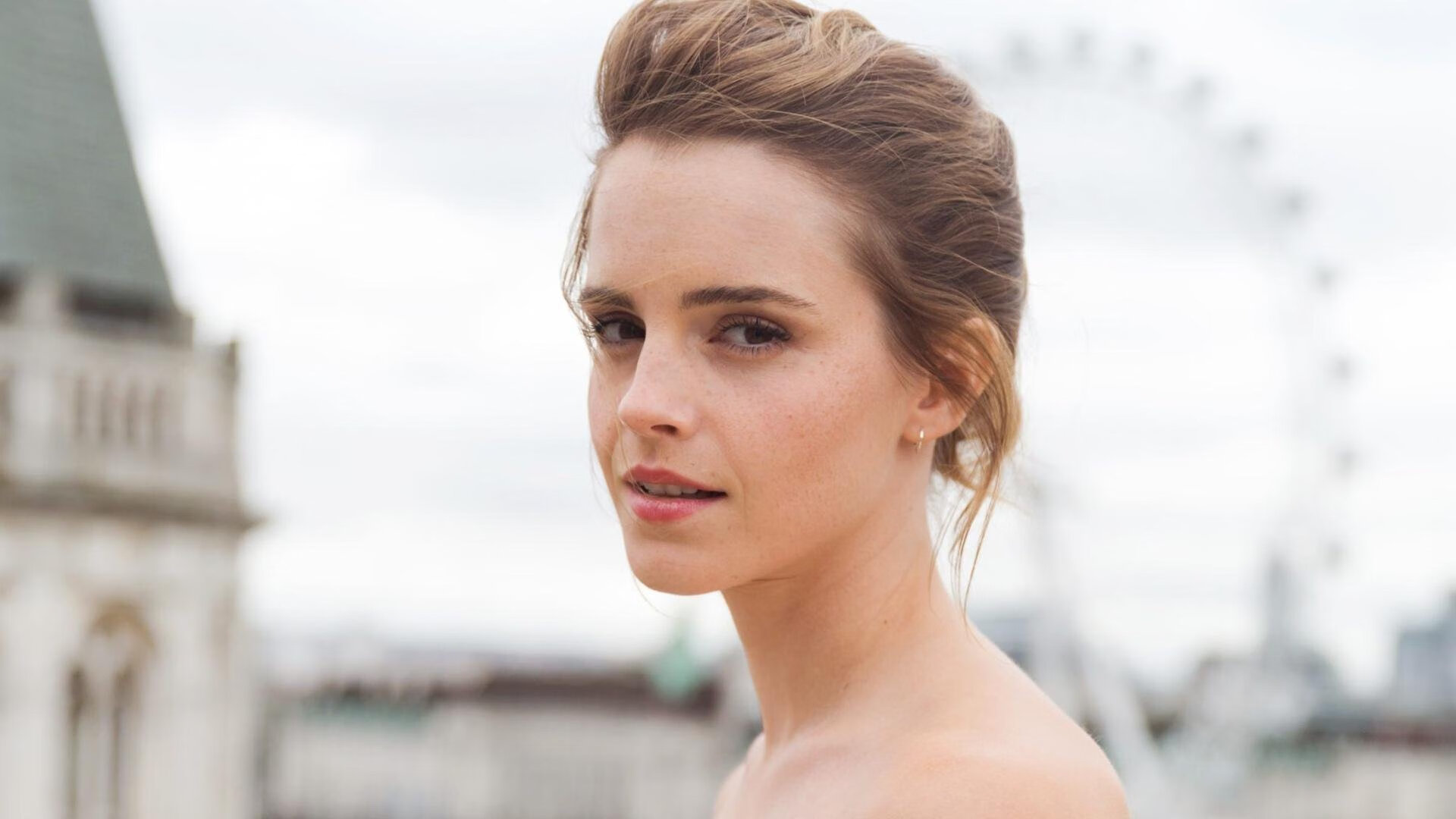 亚洲绿茵上的苏亚雷斯之镜，伊朗与韩国如何映照足球的现代性搏斗