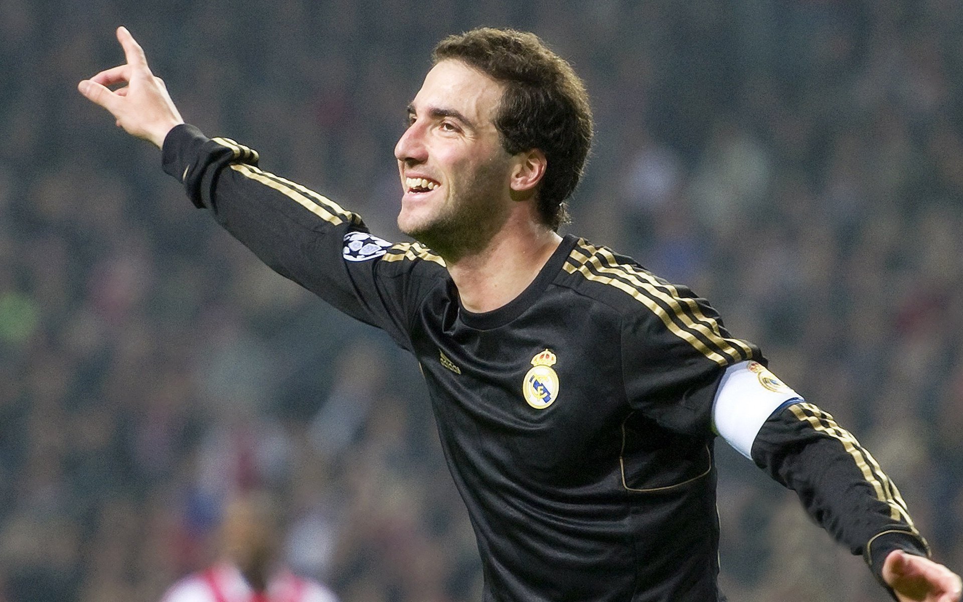 高地风暴与南美藩篱，苏格兰对阵巴拉圭一战，阿尔瓦雷斯存在感拉满