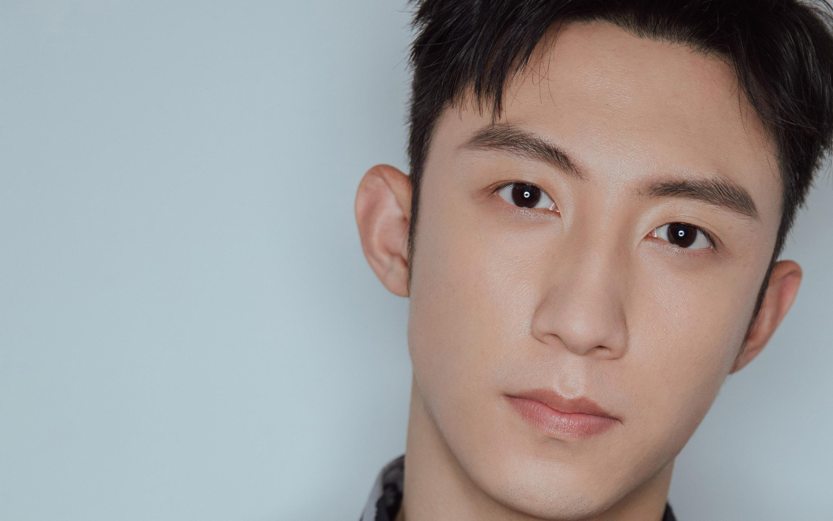 速度之战，F1街道赛焦点与快船得分压制的篮球演绎