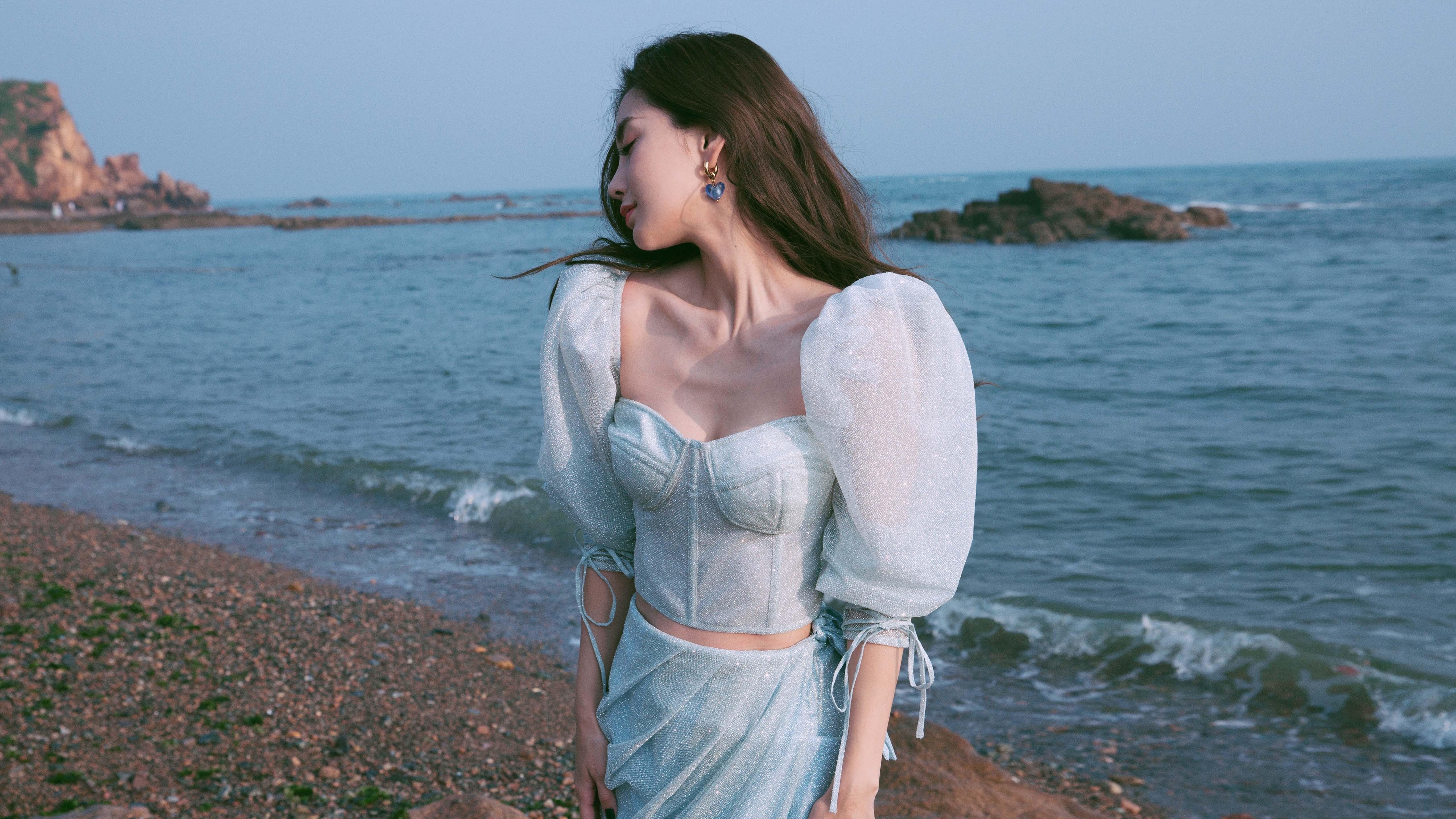 绿茵哲学家蒂亚戈一手执棋，西班牙生死战中巧胜阿尔及利亚